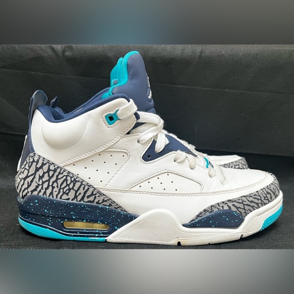 Jordan Other - Air Jordan Son of Mars Hornets Men’s Size 9 Preowned